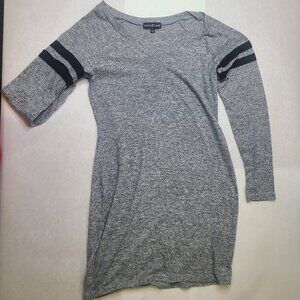 Almost Famous Women’s Small Gray Long Sleeve Casual Dress Striped Sleeves